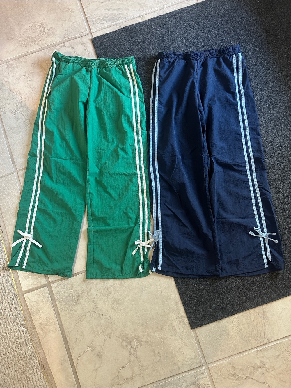 Kids Athletic Track Pants - Navy💙 & Green💚 with bows 🎀 - XL